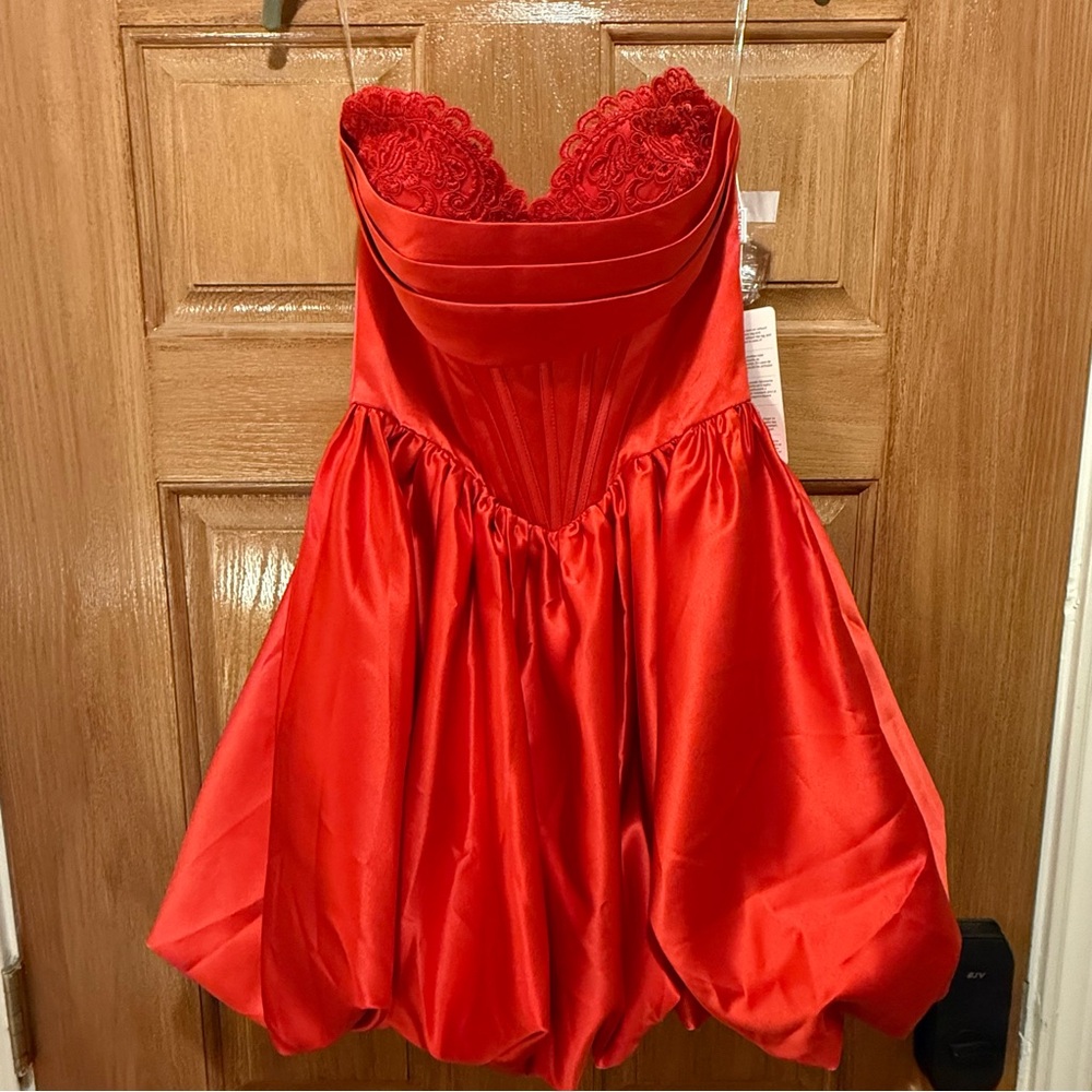 Stunning Chic Strapless Scarlet Red Dress